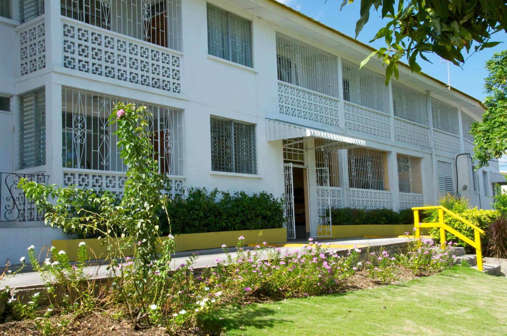 Adulo Apartments 브리지타운 외부 사진